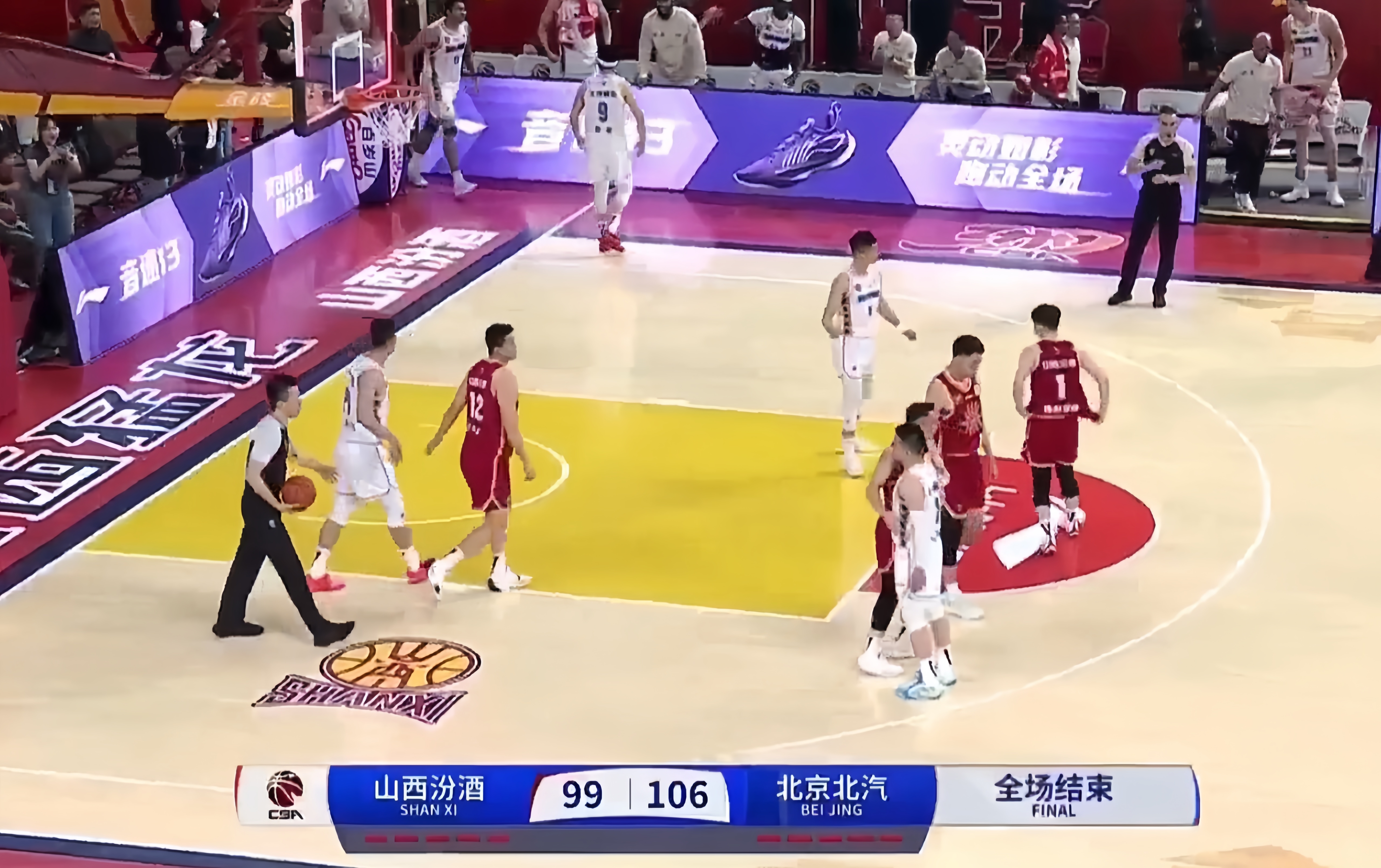 球队主场优势发挥，连胜势头勃勃