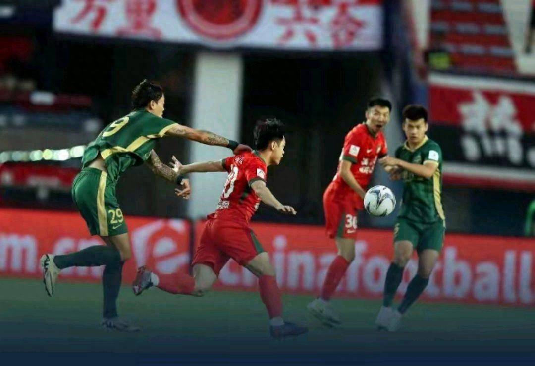 关于激战赛场：中国队士气高昂，逆转胜利的信息