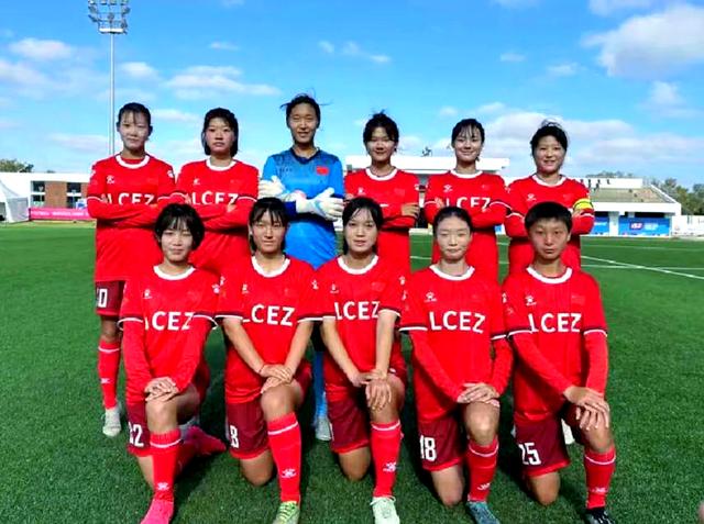 关于中国女足队员技术提升,拼搏争先的信息 关于中国女足队员技术提升,拼搏争先的信息