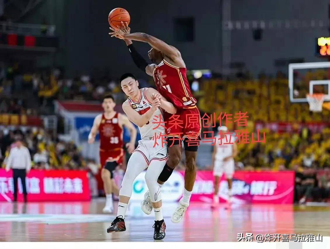 双方球队实力对比，趋于平衡