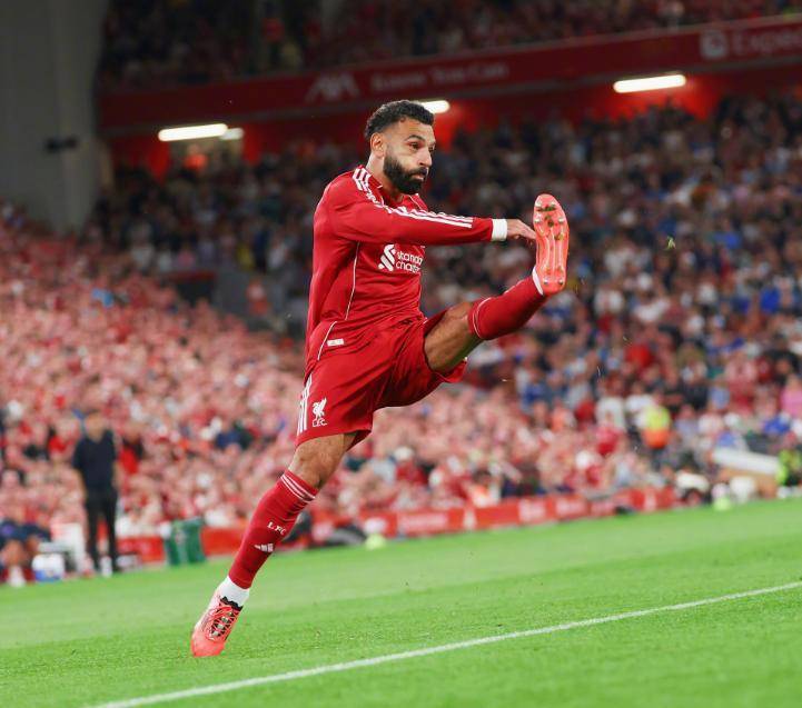 包含利物浦客场告捷，球队锋线表现火爆状态洋溢的词条